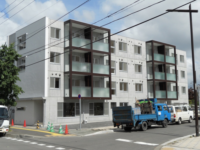 札幌市豊平区豊平六条のマンションの建物外観