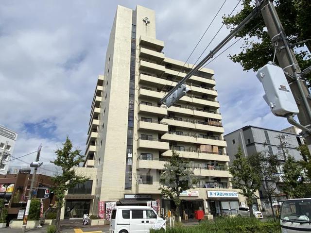 京都市南区上鳥羽苗代町のマンションの建物外観