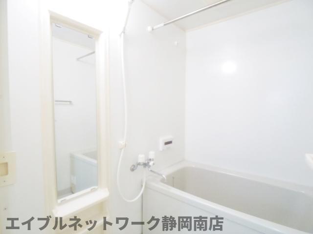 バス・シャワールーム　お風呂です