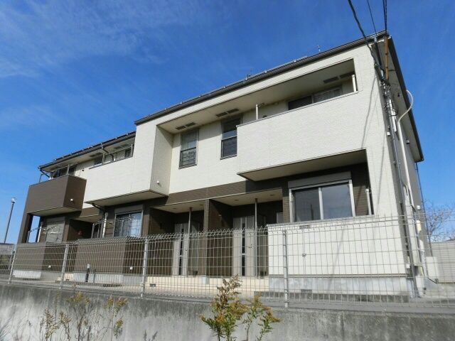 豊橋市若松町のアパートの建物外観