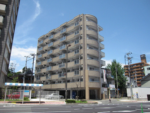 ロイヤルパレス駅西の建物外観