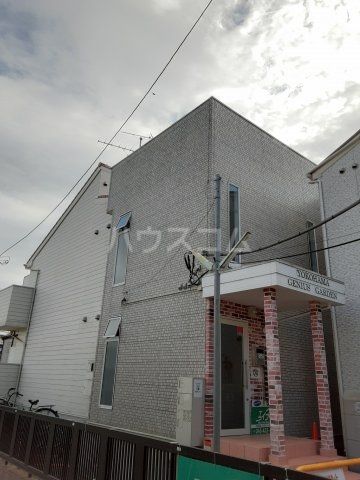 横浜市神奈川区中丸のアパートの建物外観