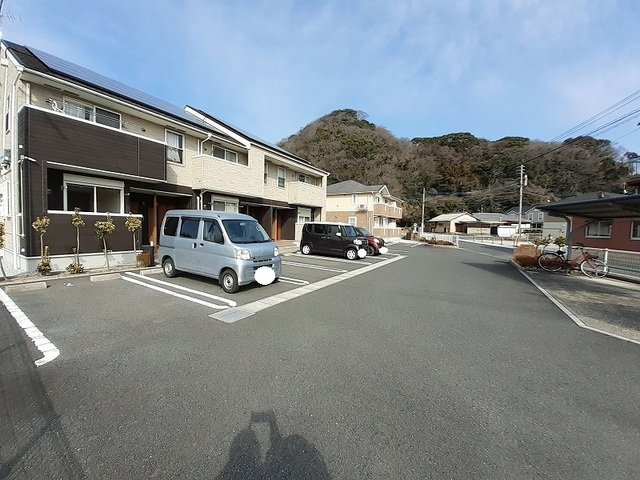 【遠賀郡水巻町古賀のアパートの駐車場】