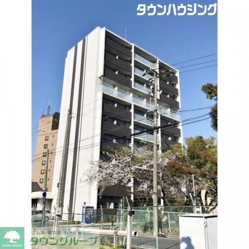 【名古屋市中川区尾頭橋のマンションの建物外観】