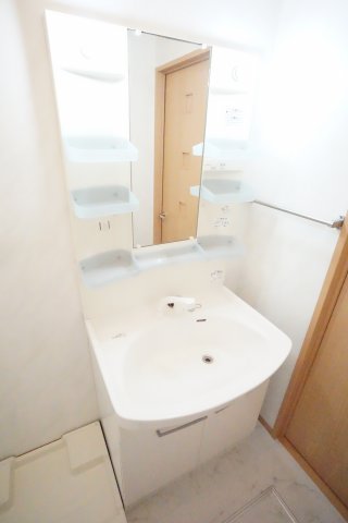 洗面設備　※同物件・同タイプの写真です。