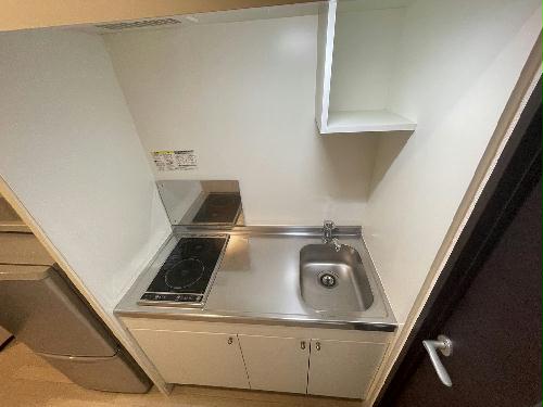 キッチン　設備・仕様は号室により異なる為、現況を優先致します。