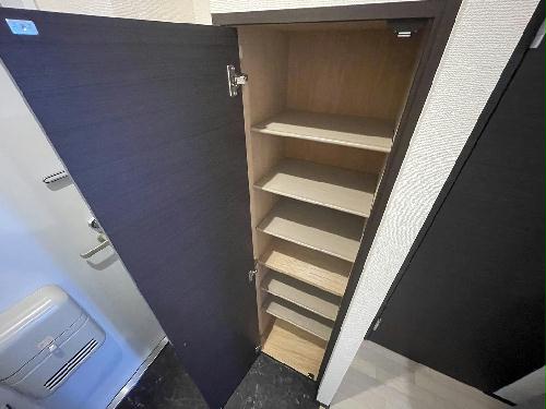 玄関　設備・仕様は号室により異なる為、現況を優先致します。