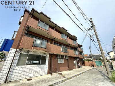 建物外観　オートロックで外部の人間が簡単に出入りできないため安心です。