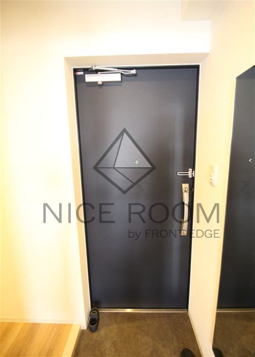 玄関　BRAVE北浜　玄関