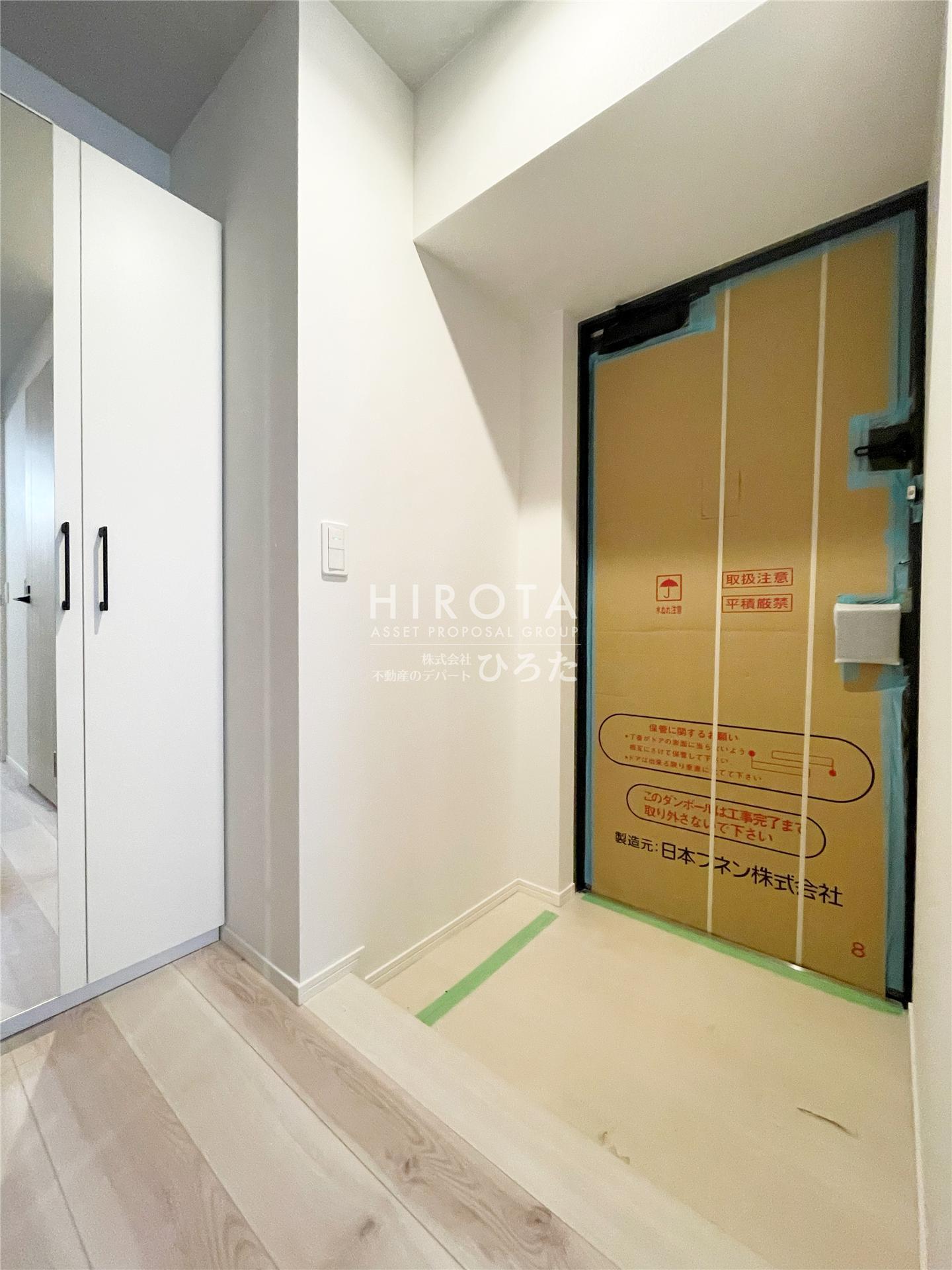 玄関　302号室写真