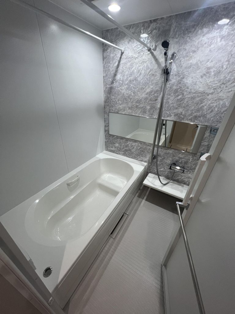 バス・シャワールーム　バルコニー