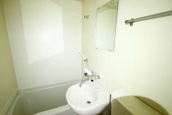洗面設備　※別号室の写真です