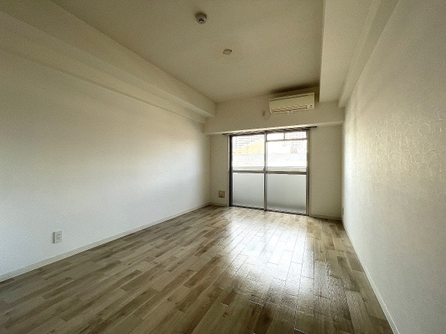 居室・リビング　同物件別号室