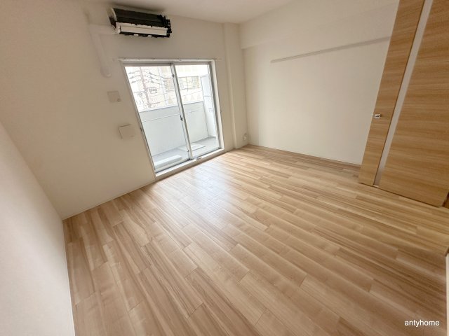 セイワパレス京町堀の居間写真