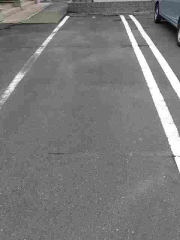 駐車場　車をお持ちの方に嬉しい駐車場付きの物件です