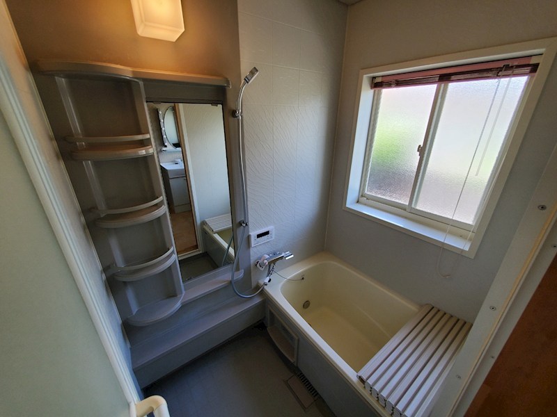 バス・シャワールーム　追焚き付バス