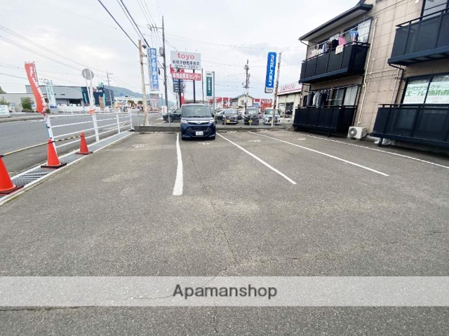 駐車場　エントランス