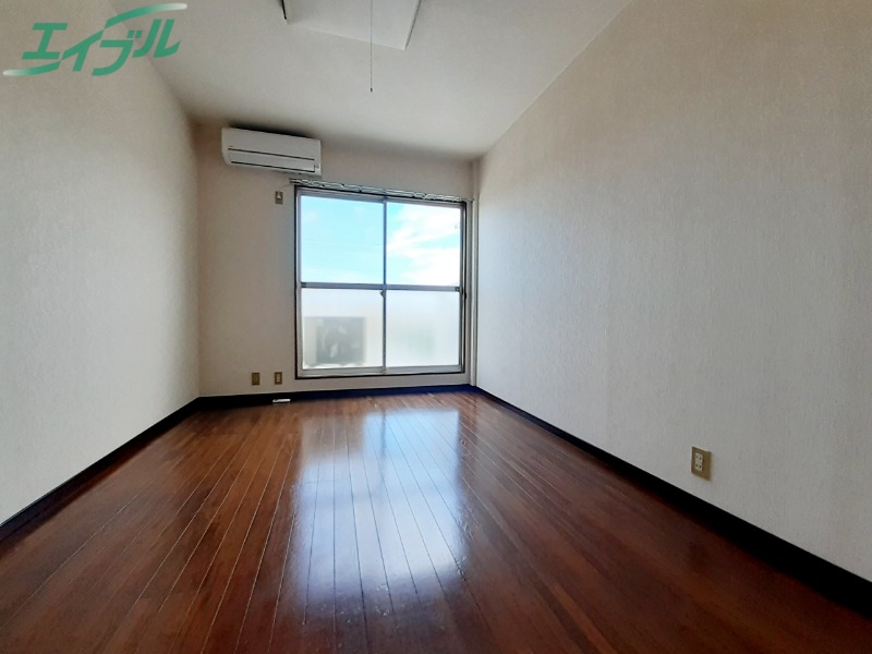 居室・リビング　同型参考写真