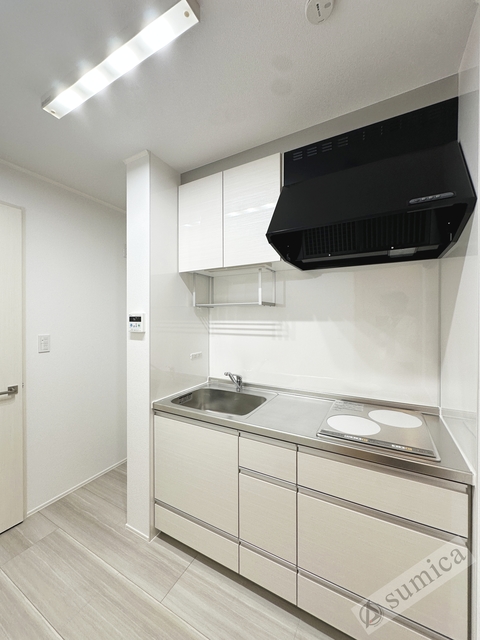 キッチン　ＩＨ２口コンロ完備＾＾ゆったり使えますね。