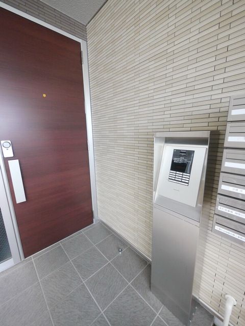 エントランス　★オートロック付きエントランス★