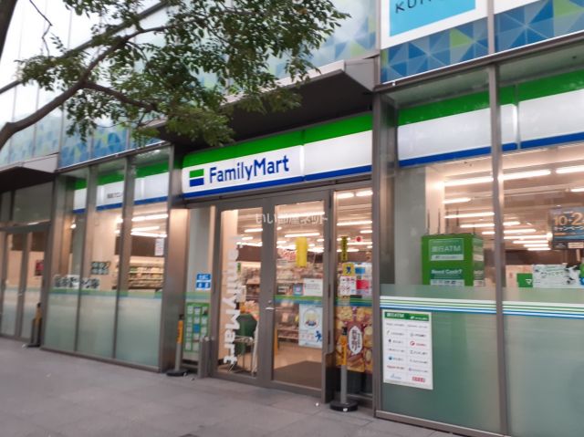 コンビニ　ファミリーマート 晴海フロント店（コンビニ）まで1031m