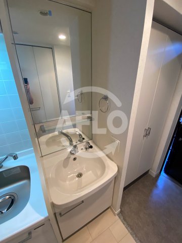 洗面設備　プレサンス心斎橋ルティア　独立洗面化粧台