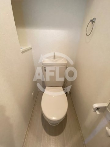 トイレ　プレサンス心斎橋ルティア　トイレ