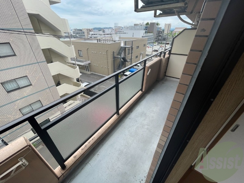 バルコニー　バルコニーは洗濯物を干すスペースが確保されていました