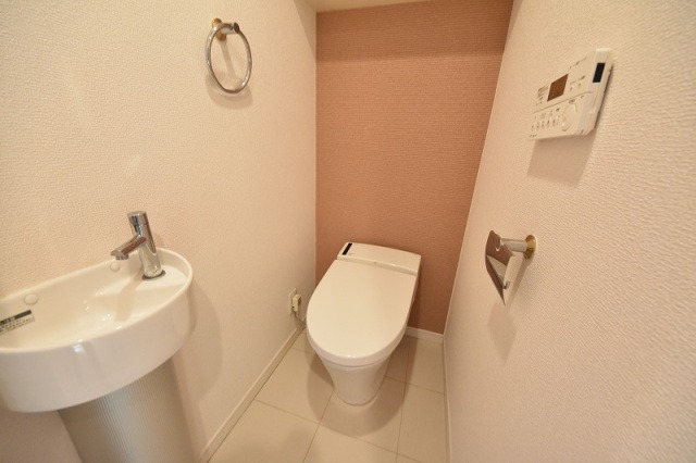 トイレ　別号室