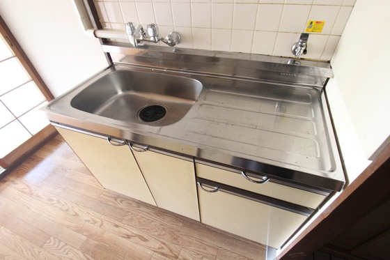 キッチン　※写真は別号室です