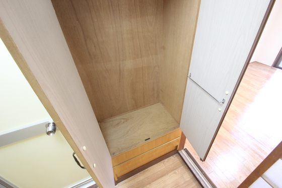 収納　※写真は別号室です