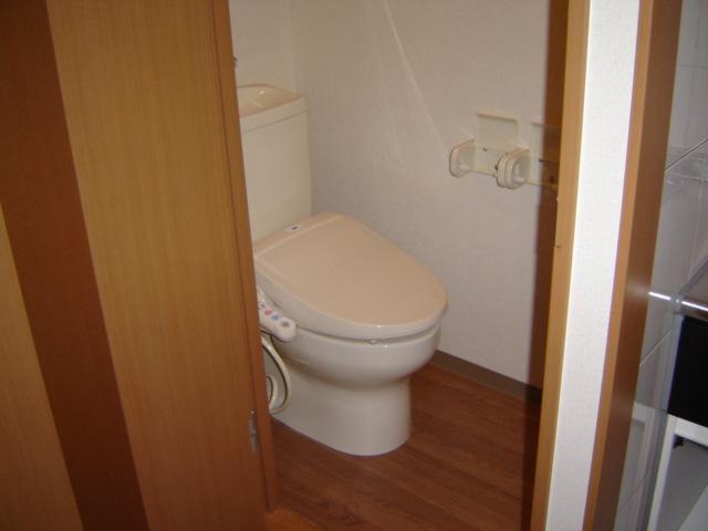 トイレ　温水洗浄便座