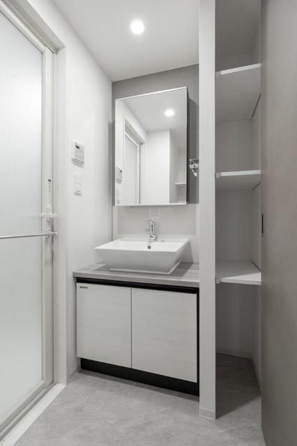 洗面設備　広い洗面スペース