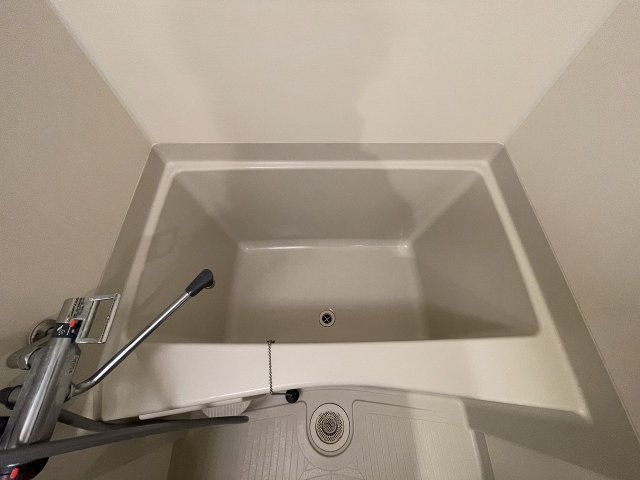 バス・シャワールーム　コンパクトで使いやすいお風呂です