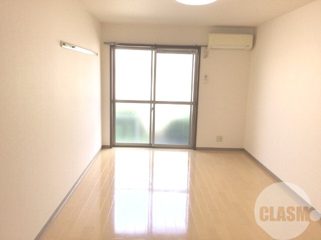 居室・リビング　明るいお部屋です♪