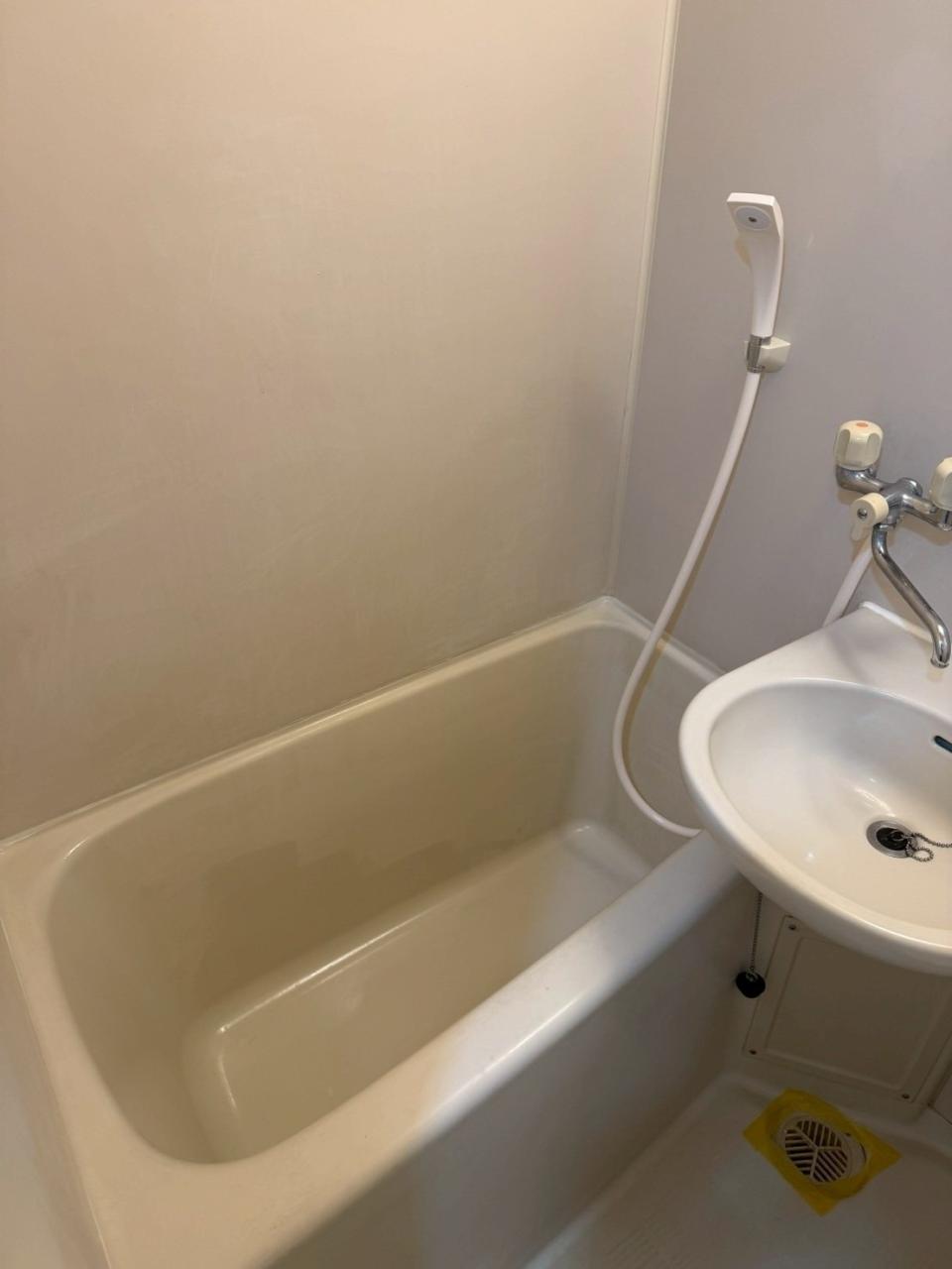 バス・シャワールーム　同仕様のお部屋です