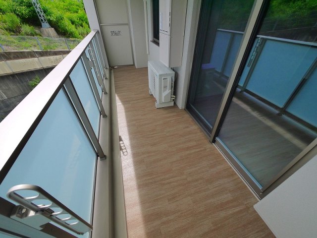 バルコニー　お洗濯にも便利なバルコニー付き