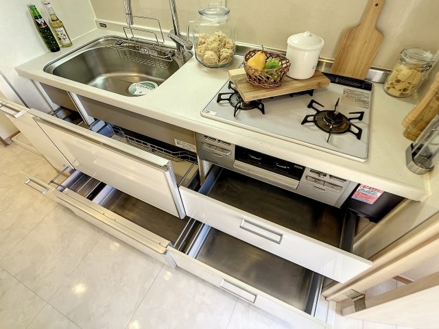キッチン　★シンクとコンロ間のスペースがあり、料理のしやすさ◎★
