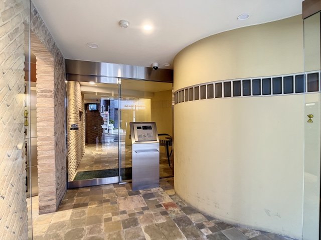 エントランス　★オートロック完備でセキュリティ面◎★