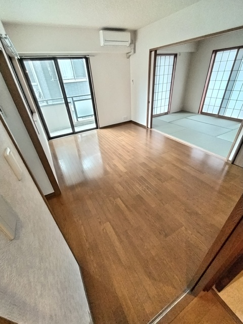 居室・リビング　和室と繋げて使えるリビング♪