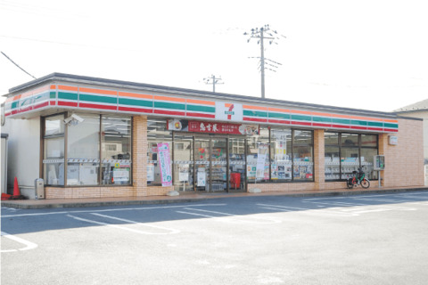 コンビニ　セブンイレブン　検見川東（コンビニ）まで611m