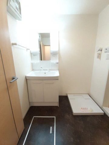 洗面設備　コンパクトで使いやすい洗面所