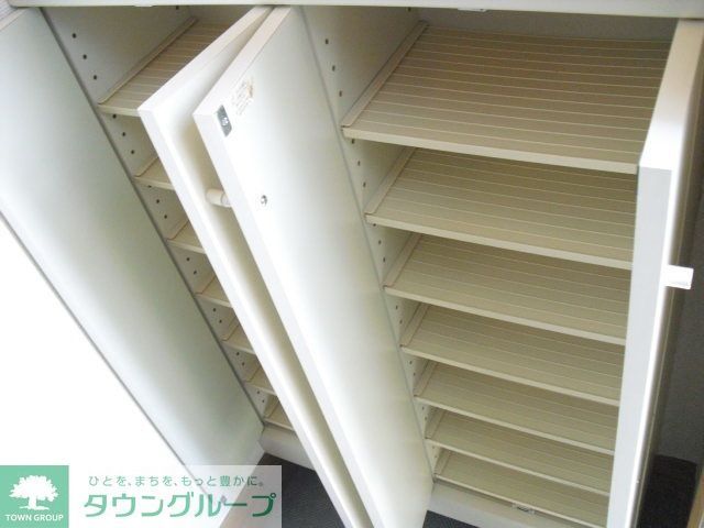 玄関　靴もたくさん入ります☆