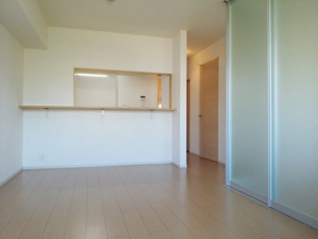 居室・リビング　別号室の画像です。ご参考下さい