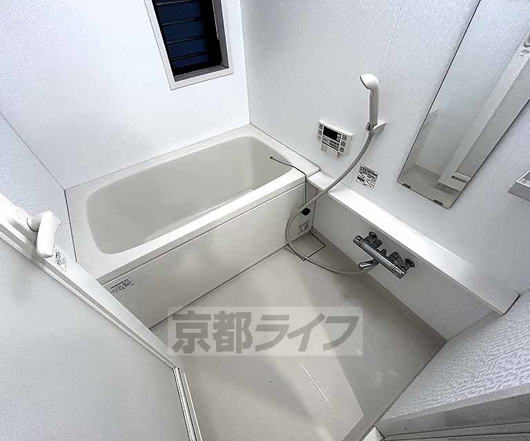 バス・シャワールーム　お風呂は追い炊き付いています。