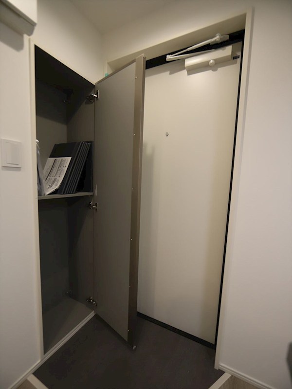 玄関　玄関　シューズボックス付　同仕様写真