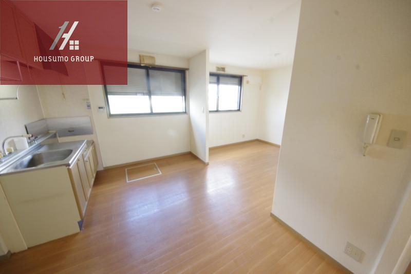 居室・リビング　こちらの居間で趣味の時間をお楽しみください