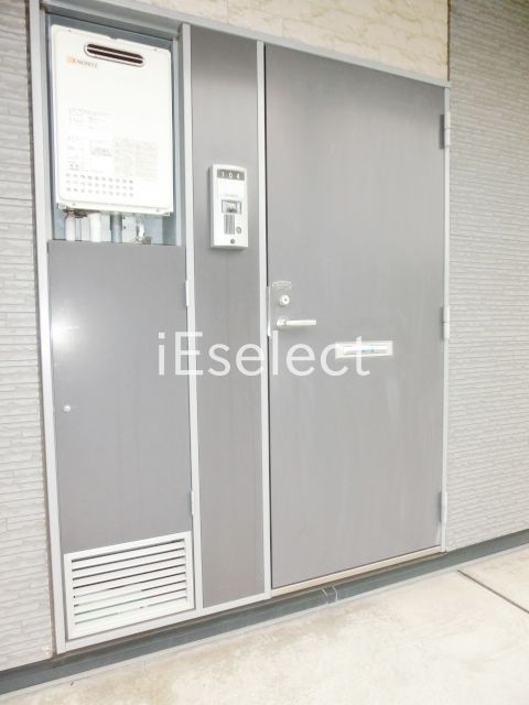 セキュリティ　インターフォン付き玄関