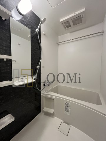 バス・シャワールーム　セレニテ難波ミラク参番館　バスルーム