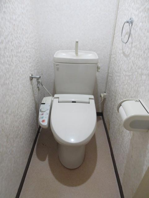 トイレ　温水洗浄便座付き